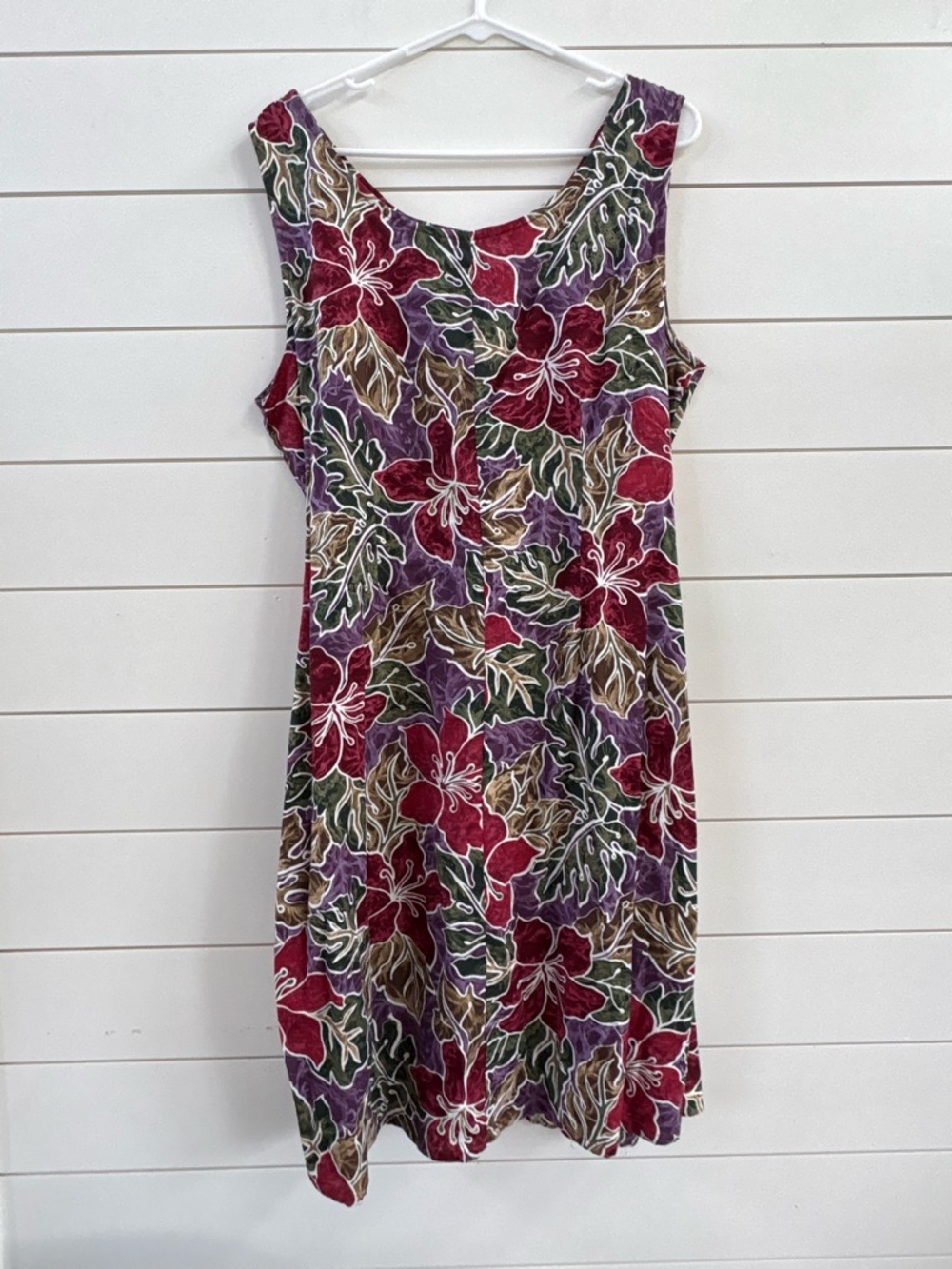 Hilo Hattie Sleeveless Hawaiian Wrap and Tie Dress - Picture 4 of 10